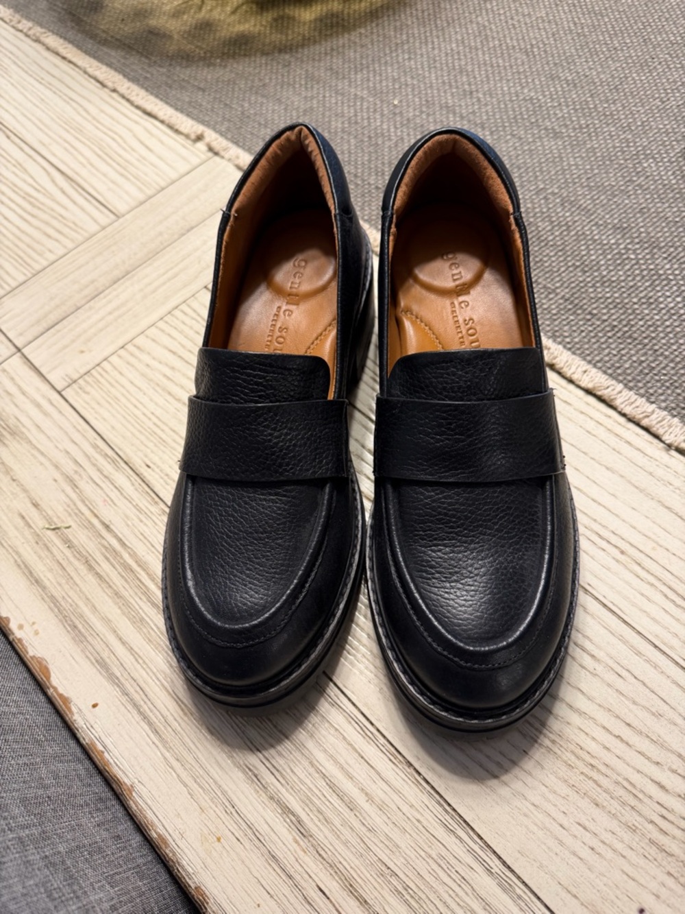 gentle souls Black Leather Penny Loafers sz 8 NEW